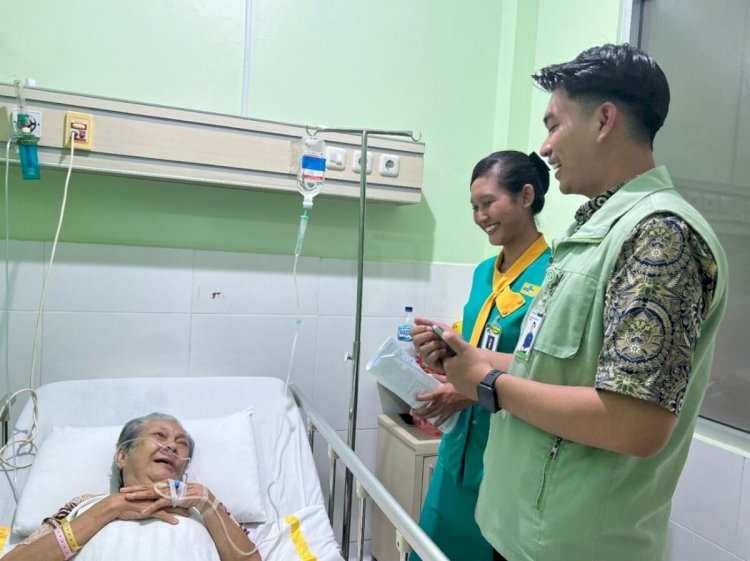 Petugas BPJS tengah melakukan visit kepada salah satu pasien/ist