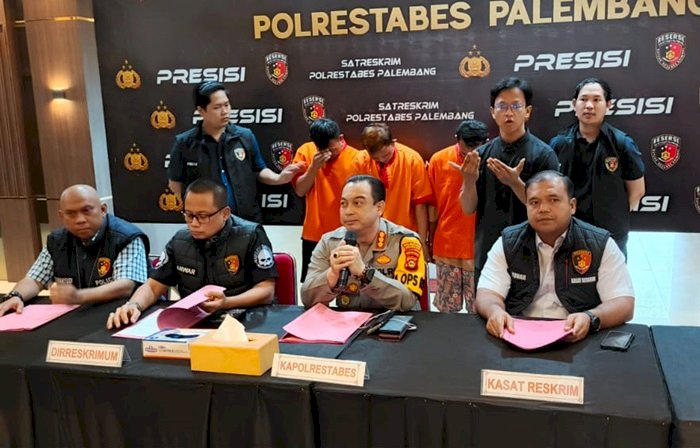 Kapolrestabes Palembang, Kombes Pol Harryo Sugihhartono saat ungkap kasus 