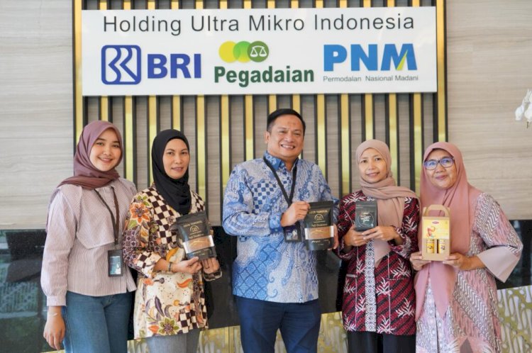 Para nasabah PNM yang mayoritas pedagang kopi keliling/ist