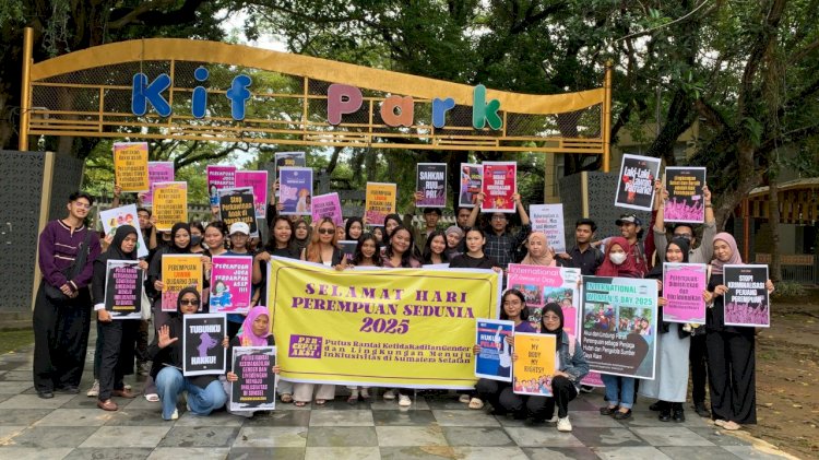 Sejumlah komunitas yang peduli perempuan di Palembang menggelar aksi untuk memperingati International Women’s Day/ist