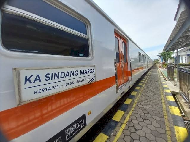 Kereta Api Sindang Marga relasi Kertapati - Lubuklinggau. (ist/rmolsumsel.id)