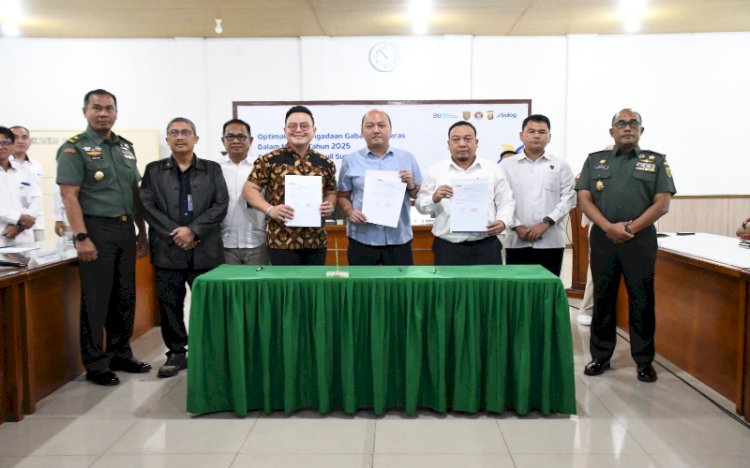 Danrem 044/Gapo Brigjen TNI Adri Koesdyanto menghadiri Rapat Konsolidasi Penyerapan Gabah dalam rangka Optimalisasi Pengadaan Gabah dan Beras Dalam Negeri Tahun 2025, yang digelar di Aula Makorem 044/Gapo/ist