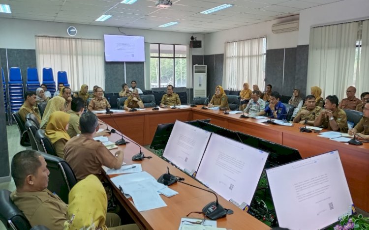 Para Asisten  dalam Rapat Pembahasan Pembayaran Gaji Non ASN (Honorer/Kontrak) di Ruang Rapat Serasan Sekundang/Foto: Noviansyah