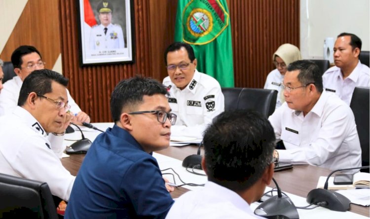 Bupati Muara Enim, Edison saat menghadiri rapat koordinasi pembangunan fly over di ruang rapat Kantor Gubernur Sumatera Selatan. (ist/rmolsumsel.id)