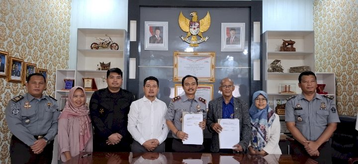 Lapas Kelas IIB Muara Enim menjalin kerja sama dengan melakukan penandatangan Memorandum of Understanding (MoU) bersama LBBH Serasan. (ist/rmolsumsel.id) 
