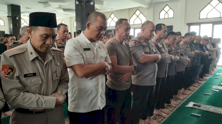 Salat Gaib yang digelar Polda Sumsel. (ist/rmolsumsel.id) 