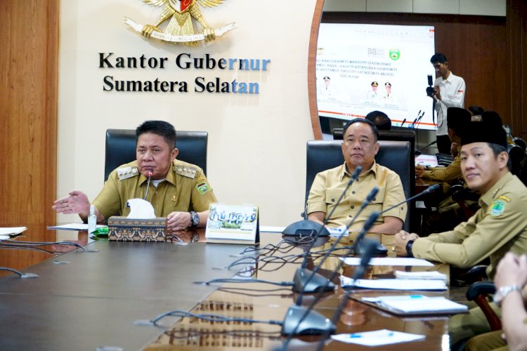 Gubernur Sumsel Herman Deru saat menerima audiensi Bupati PALI, Asgianto. (ist/rmolsumsel.id) 