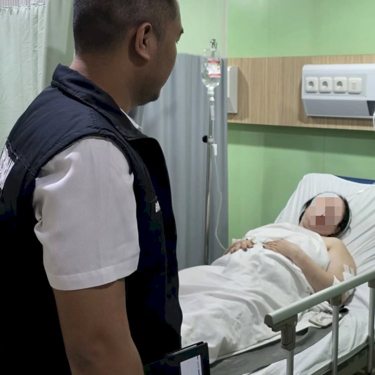 Korban penusukan eks Anggota DPRD PAlembang, Syukri Zen saat dirawat di Rumah Sakit. (ist/rmolsumsel.id) ) 