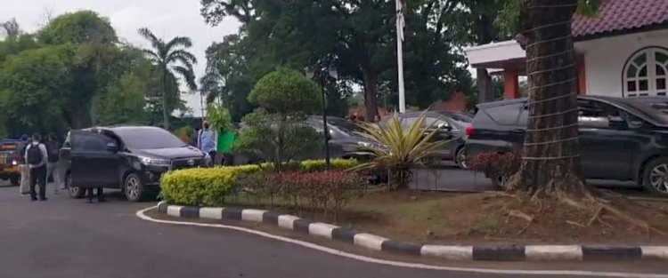 Tim KPK melakukan penggeledahan di Rumah Dinas Bupati OKU/ist