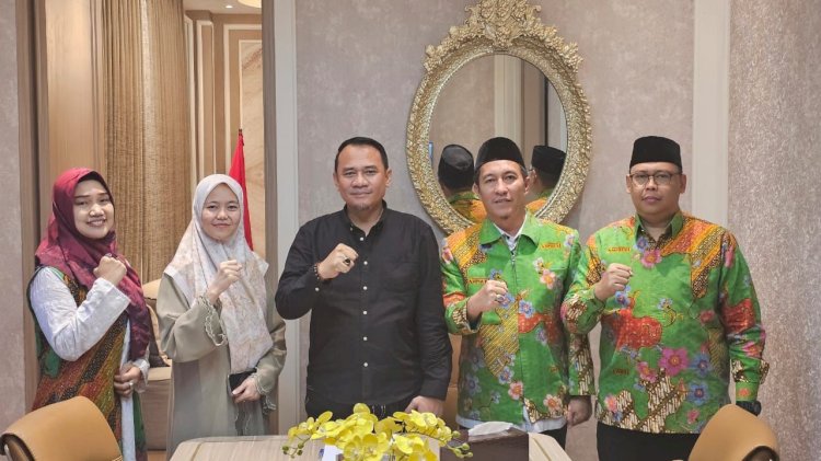 Ketua DPRD Sumsel Andie Dinialdie dan Ketua DPD AMPHURI Sumsel H Kuswariansyah/ist