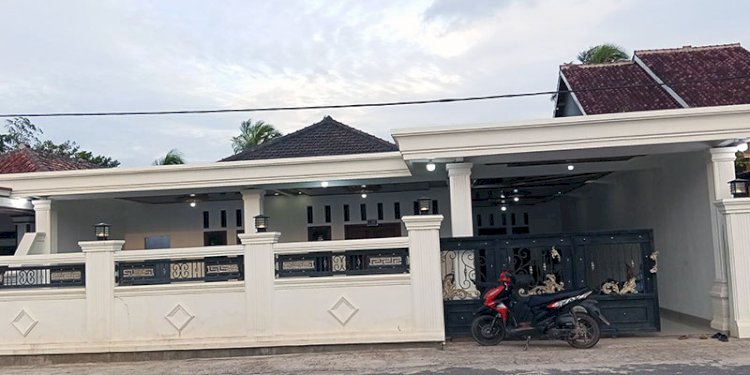 Penampakan rumah mewah yang diduga milik salah satu anggota TNI yang menembak tiga anggota Polres Way Kanan hingga tewas/Istimewa