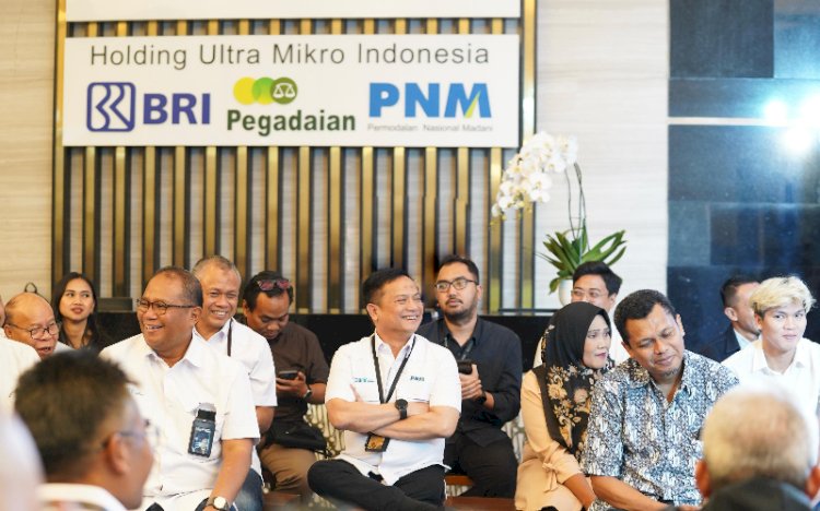  Para pimpinan PNM  saat berdiskusi dengan media/ist