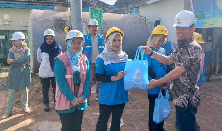 PLN ULP Pangkalan Balai berikan apresiasi kepada petugas Biller/ist