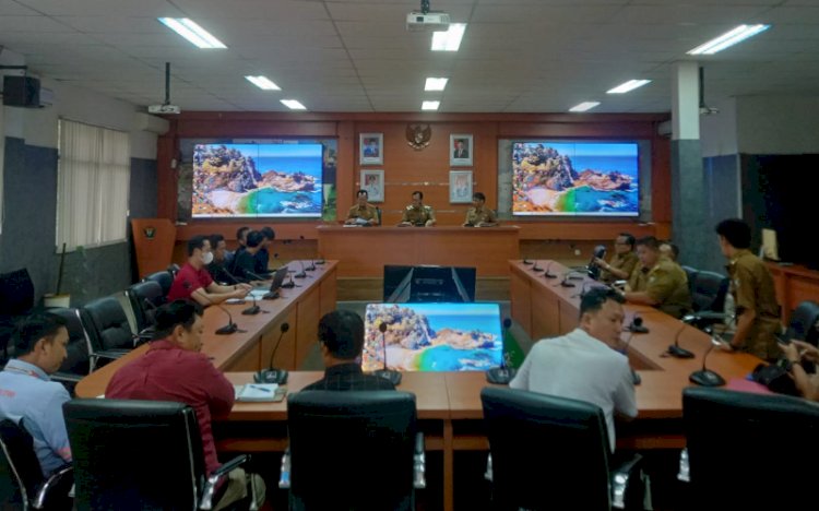 Karang Taruna dan Gerakan Karya Justitia Indonesia (GKJI) serta Tokoh Pemuda Kabupaten Muara Enim menyampaikan aspirasi kepada Bupati Muara Enim terkait PT DBU/ist