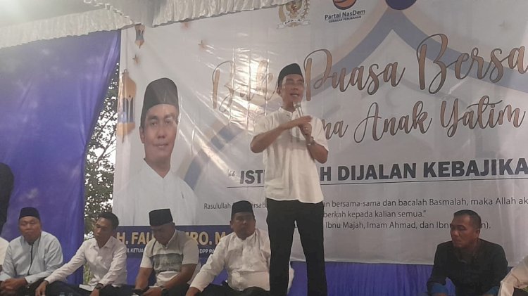 Anggota DPR RI dari Fraksi Partai NasDem Fauzi Amro, menggelar acara buka puasa bersama dan santunan bagi ratusan anak yatim piatu. (Handout)