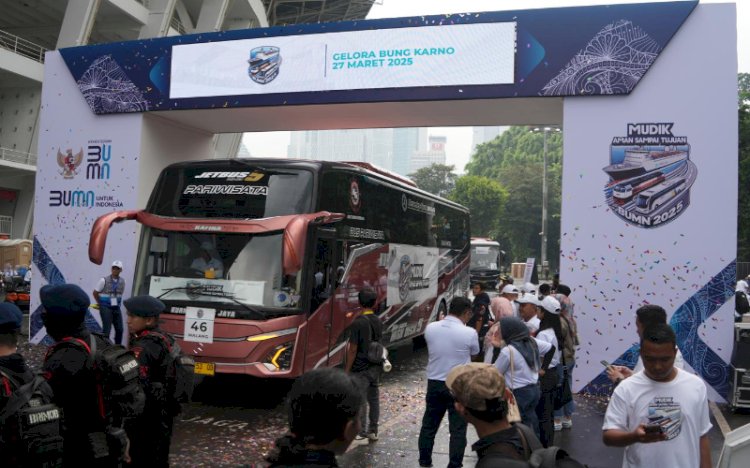 Bus-bus yang membawa 106 ribu warga yang mengikuti program Mudik Gratis BUMN 2025 keluar secara bergiliran dari area Gelora Bung Karno, Jakarta, pada Kamis, 27 Maret 2025/RMOL