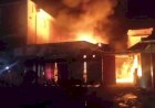 Pemilik Sedang Tidur Pulas, Toko Bangunan Ludes Terbakar di Musi Rawas