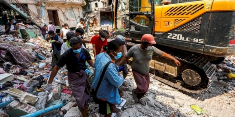 Relawan gempa Myanmar/Net
