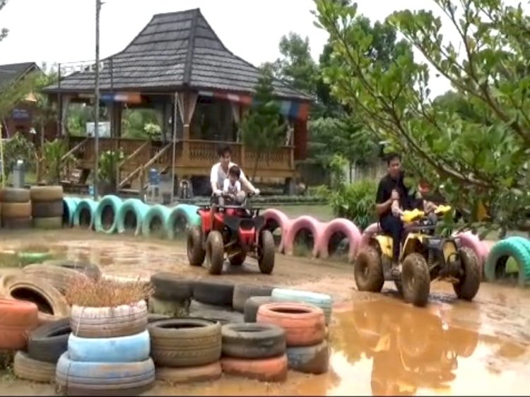 Trek Saung Bambu Pelangi Kenten/ist