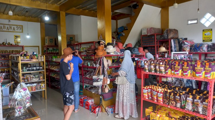 Toko oleh-oleh di Pagar Alam kebanjiran rezeki dari pemudik. (taufik/rmolsumsel.id) 