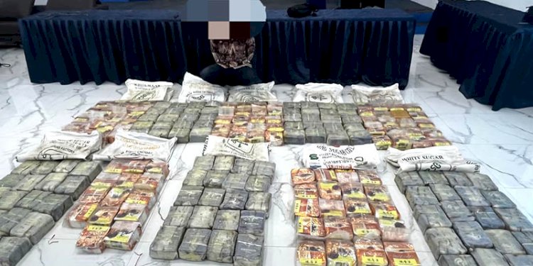 Dittipid Narkoba Bareskrim Polri menangkap M (36) yang hendak mengedarkan narkotika jenis sabu seberat 192 kilogram di kawasan Jalan Raya Medan-Banda Aceh, Bireuen, Aceh/Net