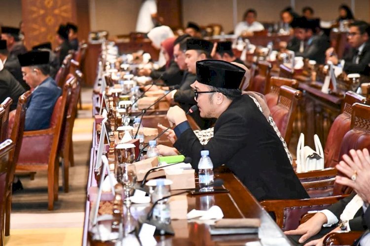 Anggota DPRD Sumsel, Andi Rizkiyansyah saat menyampaikan aspirasi warga di Rapat Paripurna. (ist/rmolsumsel.id) 