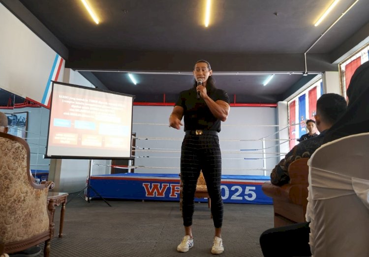 Binaragawan, Ade Rai saat pembukaan Wijaya Fitness Center. (ist/rmolsumsel.id)