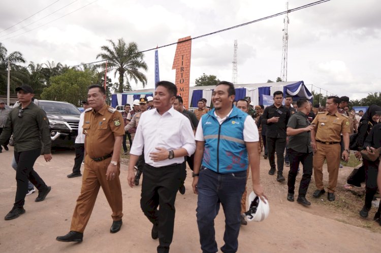 Bupati Muba M Toha dan Gubernur Sumsel Herman Deru dan GM PLN UID S2JB Adhi Herlambang/ist
