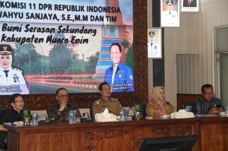 Pertemuan antara Bupati Muara Enim, Edison dan Anggota DPR RI, Wahyu Sanjaya. (ist/rmolsumsel.id)