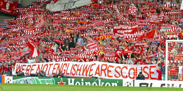 Ribuan suporter Liverpool di Stadion Anfield siap merayaka juara Premier League/Net