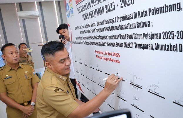Suasana  penandatanganan komitmen bersama pelaksanaan SPMB, di aula Disdik Palembang/ist