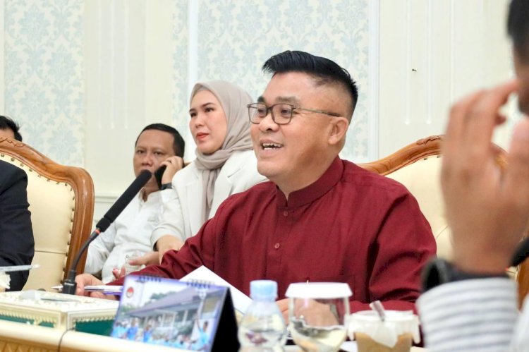 Sekretaris Daerah (Sekda) Kota Palembang,  Aprizal Hasyim,  saat  pertemuan dengan BPJS Kesehatan di Ruang Rapat Setda Kota Palembang. (Handout)