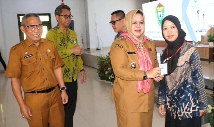 Wakil Bupati Muara Enim Sumarni, meresmikan kegiatan pembukaan Bimbingan Teknis (Bimtek) atau penyuluhan Tata Kelola Badan Usaha Milik Desa (Bumdes). (ist/rmolsumsel.id) 