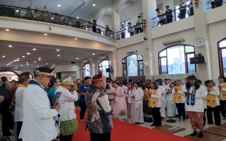 Perayaan Waisak di Wihara Dharmakirti Palembang yang diikuti ratusan umat Buddhist di Kota Palembang/Foto: Fauzi