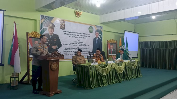 Kapolrestabes Palembang, Kombes Pol Harryo Sugihhartono saat mengisi kuliah umum di Fakultas Hukum Universitas Muhammadiyah Palembang (FH UMP). (ist/rmolsumsel.id) 