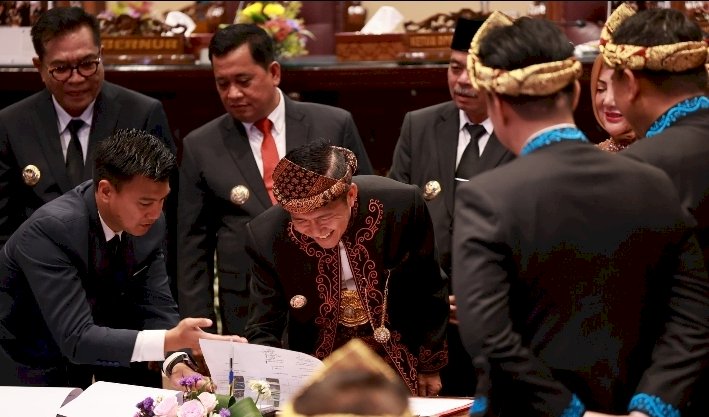 Wali Kota Palembang Ratu Dewa menandatangani nota kesepahaman (MoU) terkait penyediaan lahan untuk Satuan Pelayanan Pemenuhan Gizi /ist