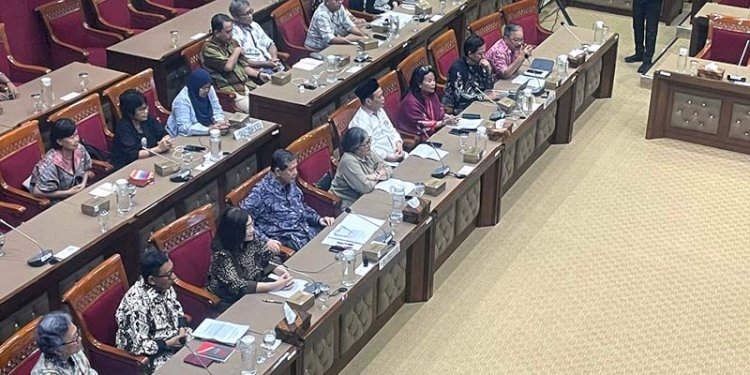 Suasana RDPU Aliansi Keterbukaan Sejarah Indonesia (AKSI) dengan Komisi X DPR RI, Senin 19 Mei 2025/RMOL