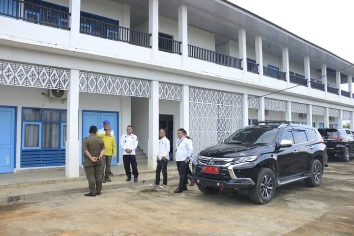 Pj Bupati Empat Lawang saat meninjau kawasan P4T di Jalan Poros beberapa bulan yang lalu/ist