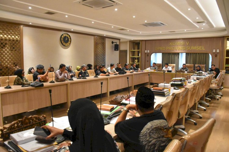 Komisi V DPRD Sumsel usai melakukan monitoring SMA Negeri di kota Palembang (ist/rmolsumsel.id)