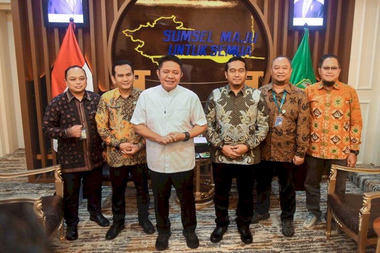 PT PLN (Persero) Unit Induk Distribusi Sumatera Selatan, Jambi, dan Bengkulu (UID S2JB) bersama PT PLN Icon Plus Sumsel melakukan audiensi dengan Gubernur Provinsi Sumatera Selatan, Herman Deru. (Humas PLN)