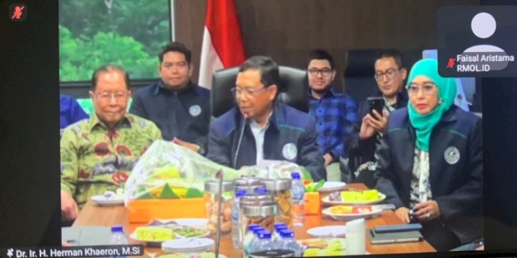 Herman Khaeron (tengah)/RMOL