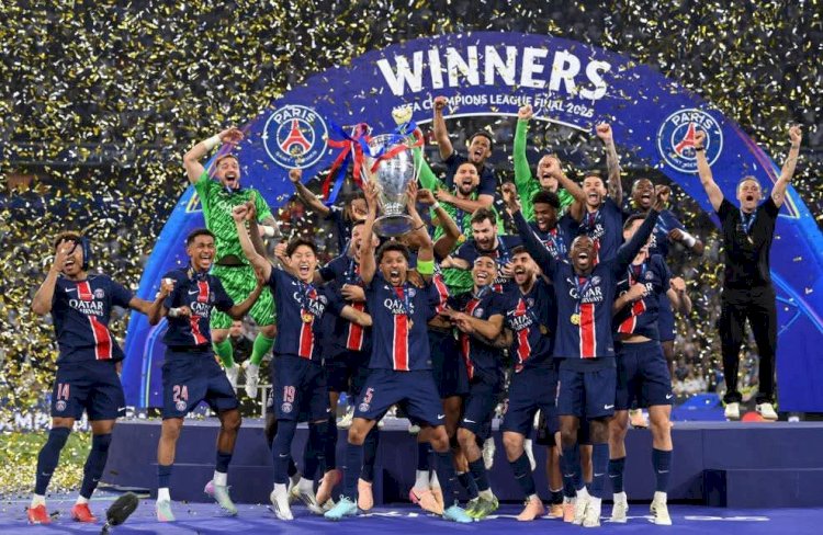 PSG angkat tropy Liga Champions/ist