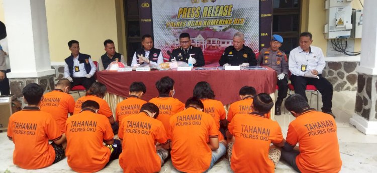 Kapolres OKU AKBP Endro Aribowo SIK saat konferensi pers di Mapolres OKU/ist