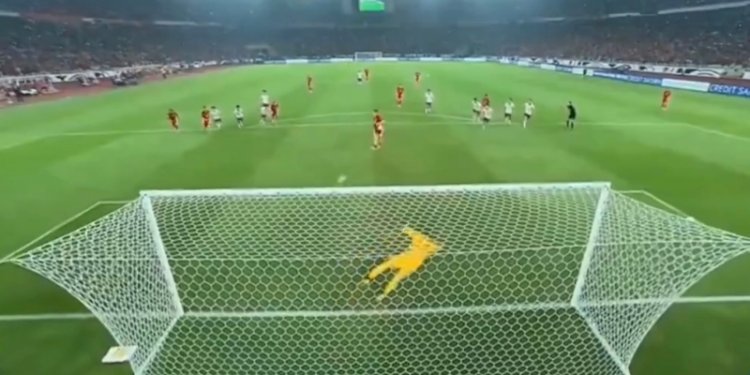 Eksekusi Penalti Oleh Romeney/repro