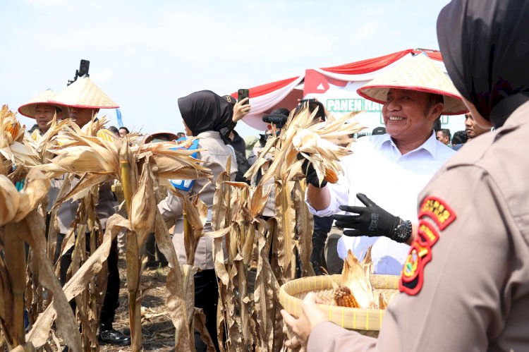 Gubernur Sumatera Selatan (Sumsel) Herman Deru menyampaikan apresiasi tinggi kepada Kepolisian Daerah (Polda) Sumsel atas kesuksesan menggelar Panen Raya Jagung Serentak Tahap II. (Handout)