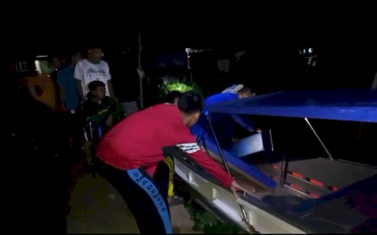  Ambulans Apung milik Ditpolairud Polda Sumsel saat mengevakuasi remaja sakit ke rumah sakit di Palembang/ist