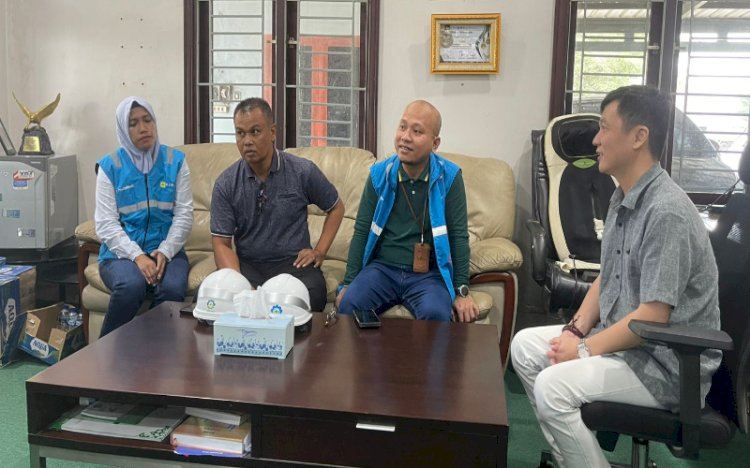 Kunjungan oleh Manajer PLN UP3 Palembang, Henry Nugroho, didampingi Asman NPS Martua Dalimunte, Manajer PLN ULP Sukarami Karmila/ist